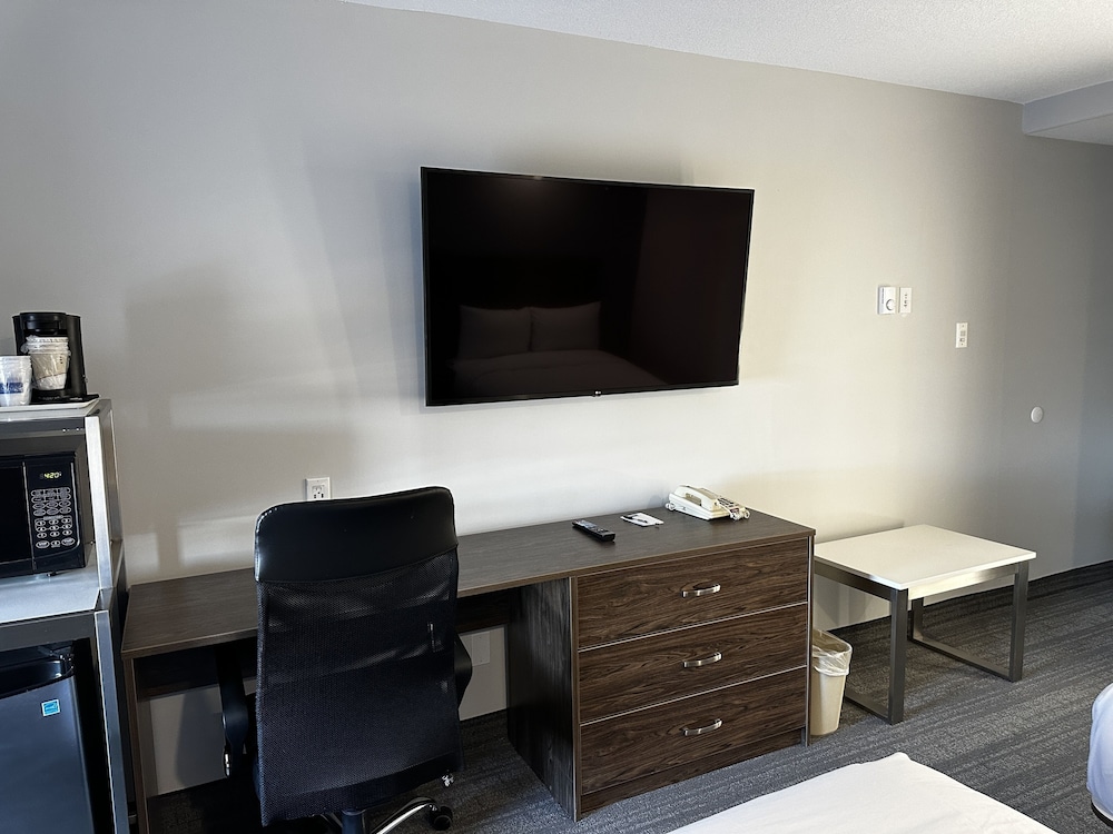 Basic Room, 2 Double Beds, Non Smoking - Photo 6