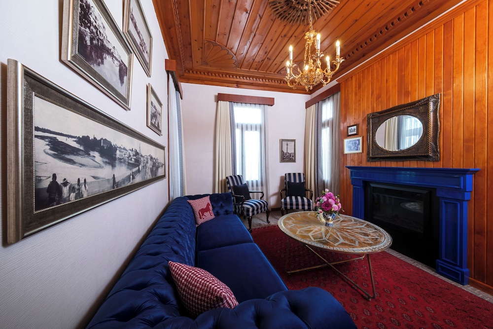 Luxury Suite photo 1