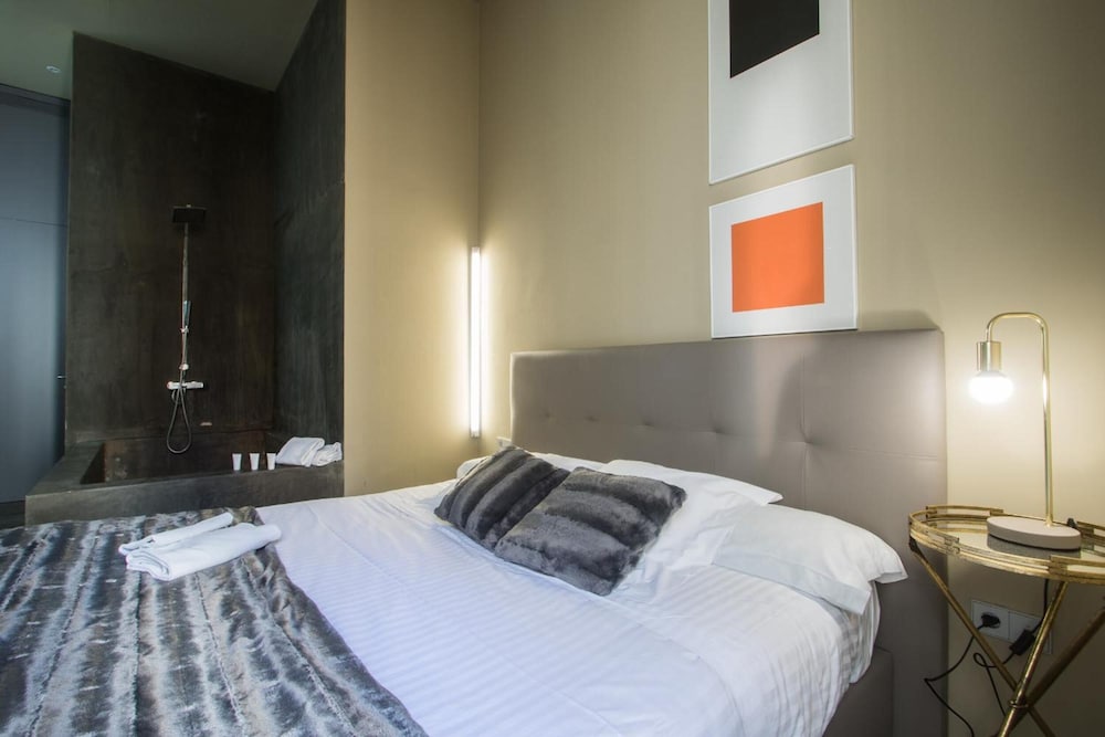 Superior Double Room, City View - Photo 3