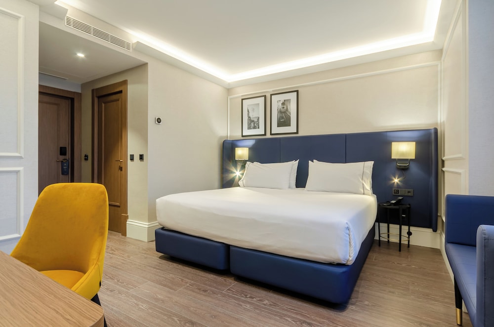 Deluxe Room - Photo 2