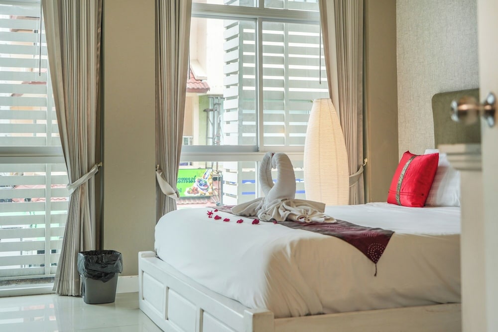 Superior Room, 1 King Bed - Photo 1