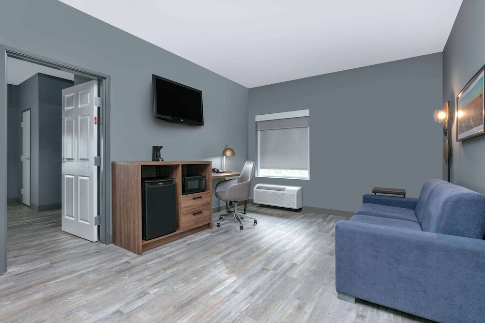 Deluxe Suite, 1 Bedroom, Non Smoking photo 1