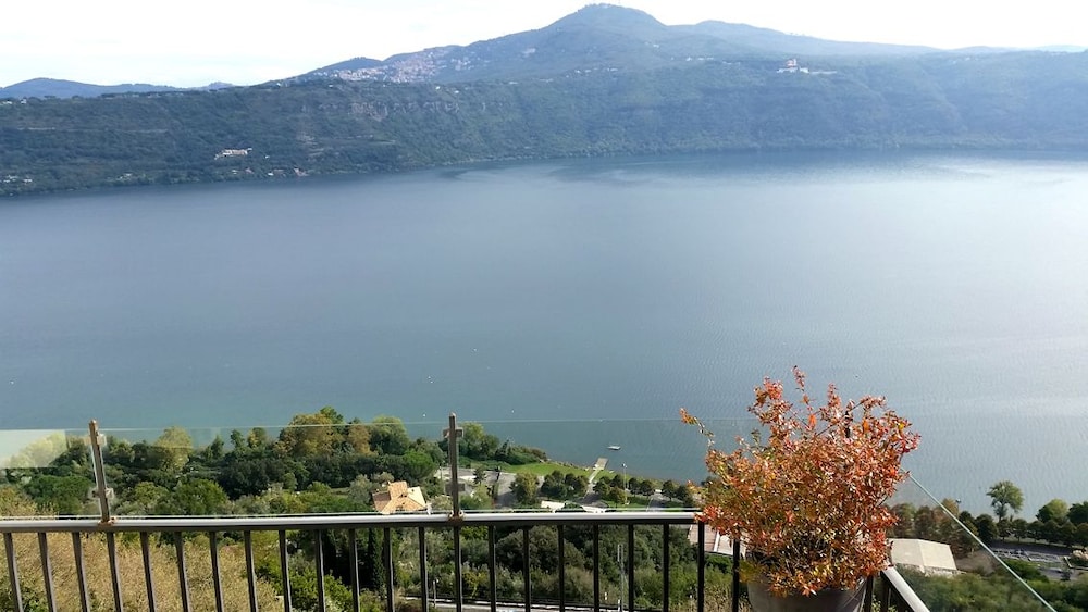 Penthouse, 2 Bedrooms, Terrace, Lake View - Photo 39