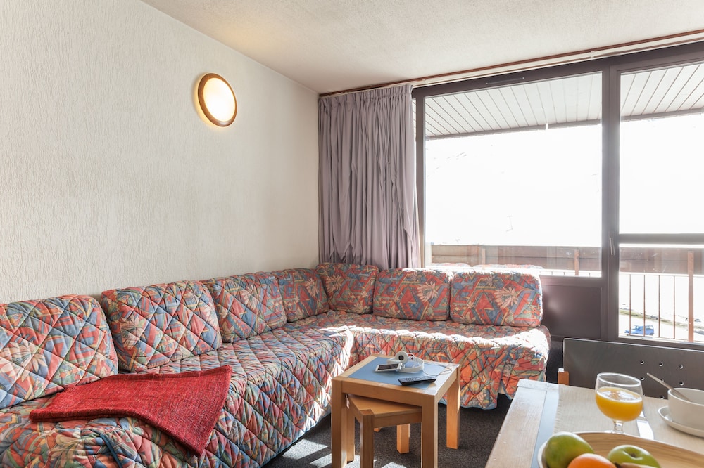 Standard Studio, Balcony