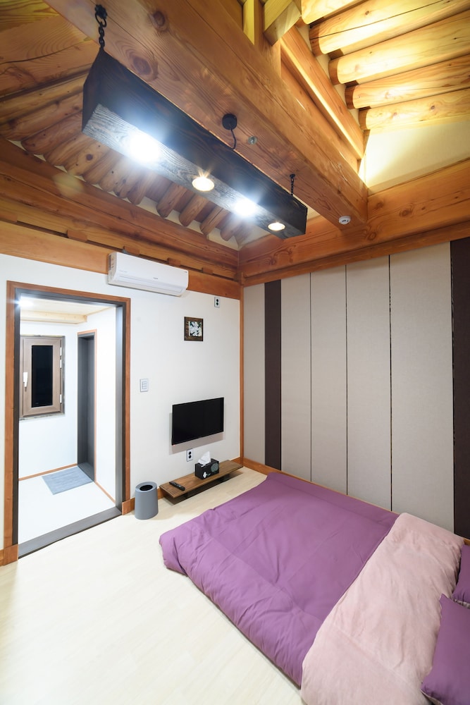 Double Room - Photo 18