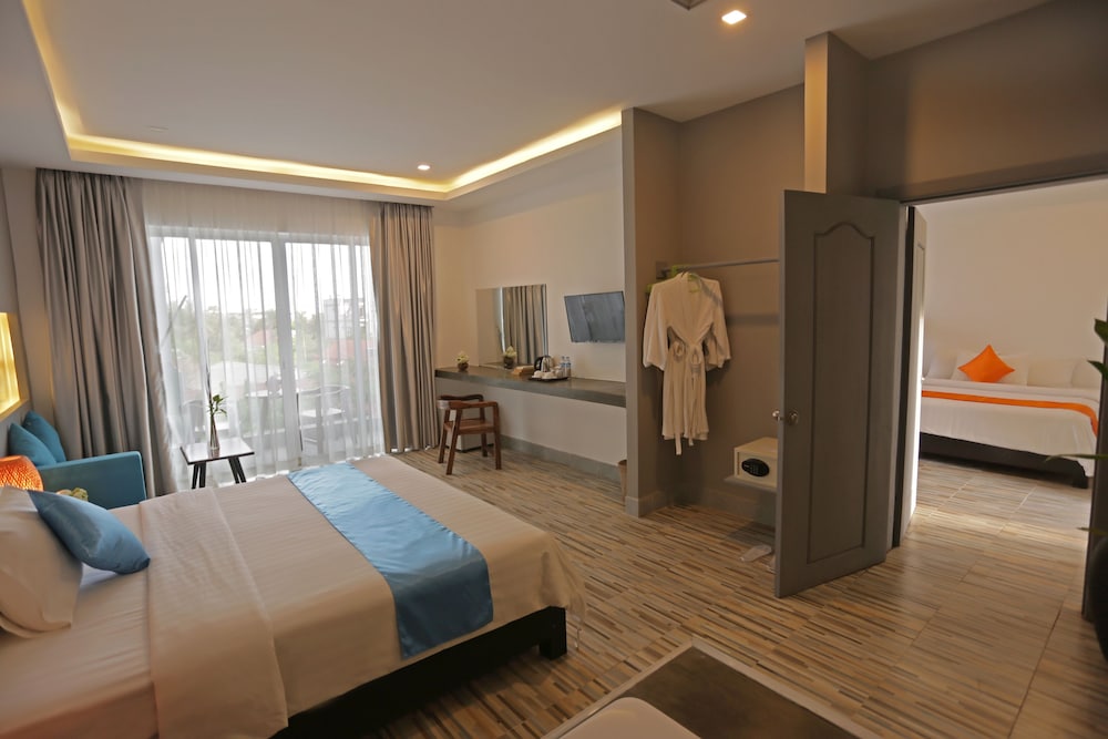 Connecting Family Suite Private Balcony with Pool View (Free Airport Pick up)