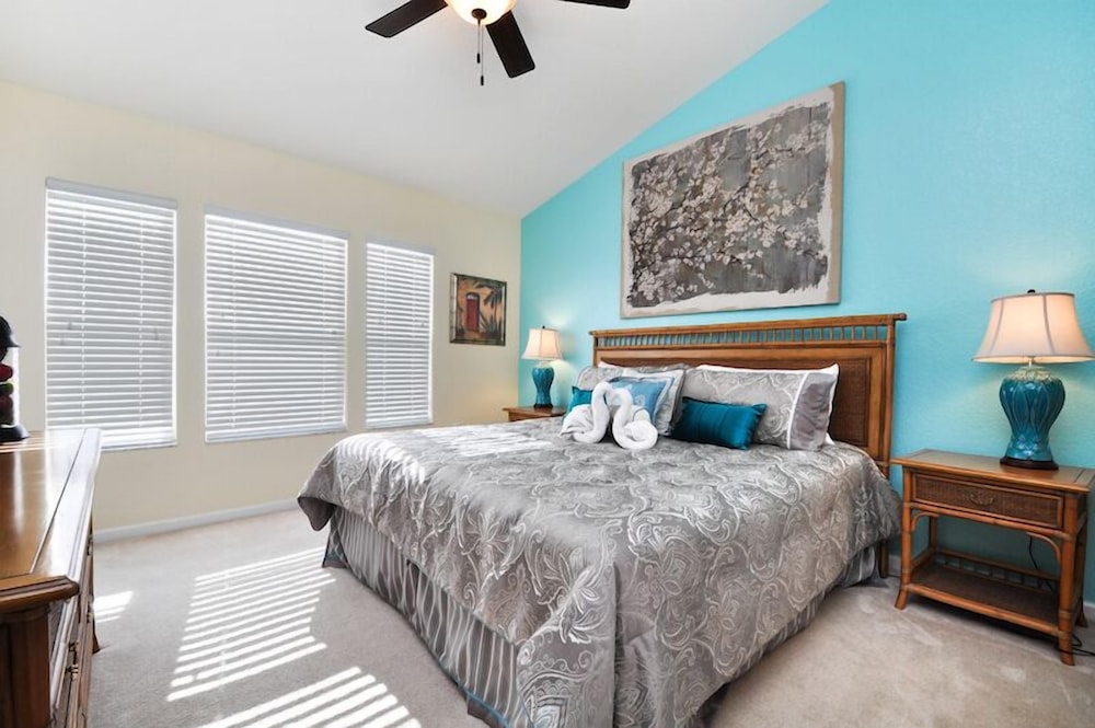 3 Bedroom Townhouse photo 2