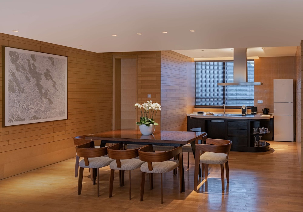 Presidential Suite, 2 Bedrooms thumbnail 6