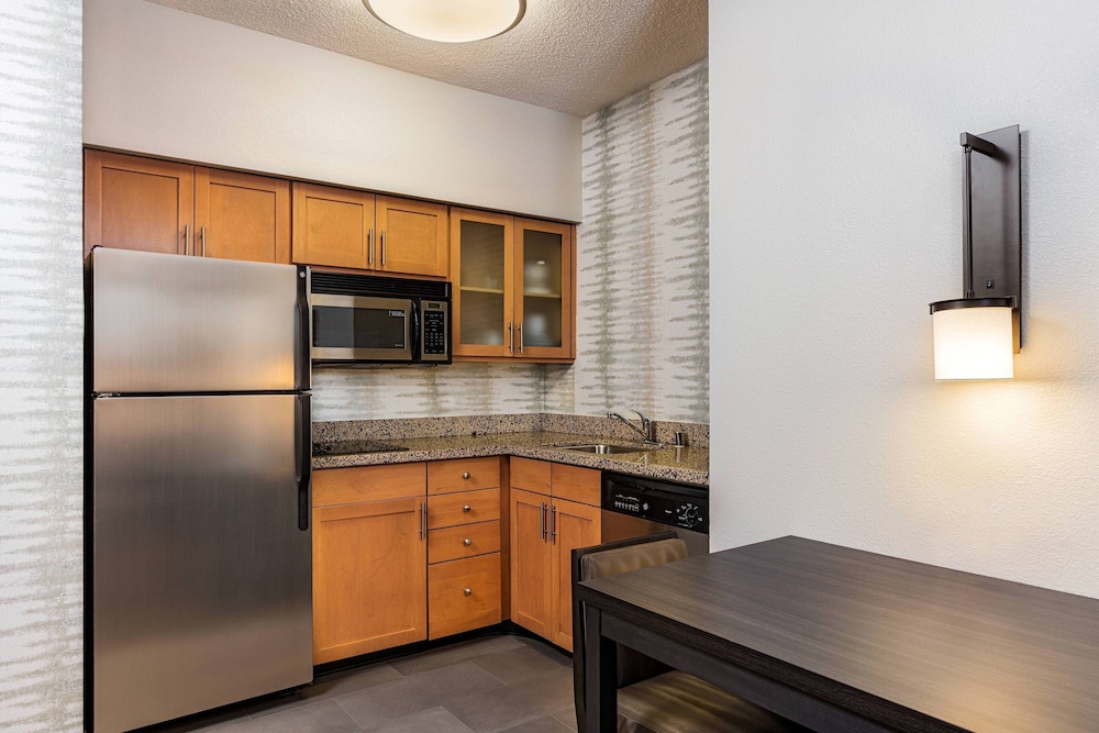 Room, 1 Bedroom (Hearing Accessible) - Photo 3