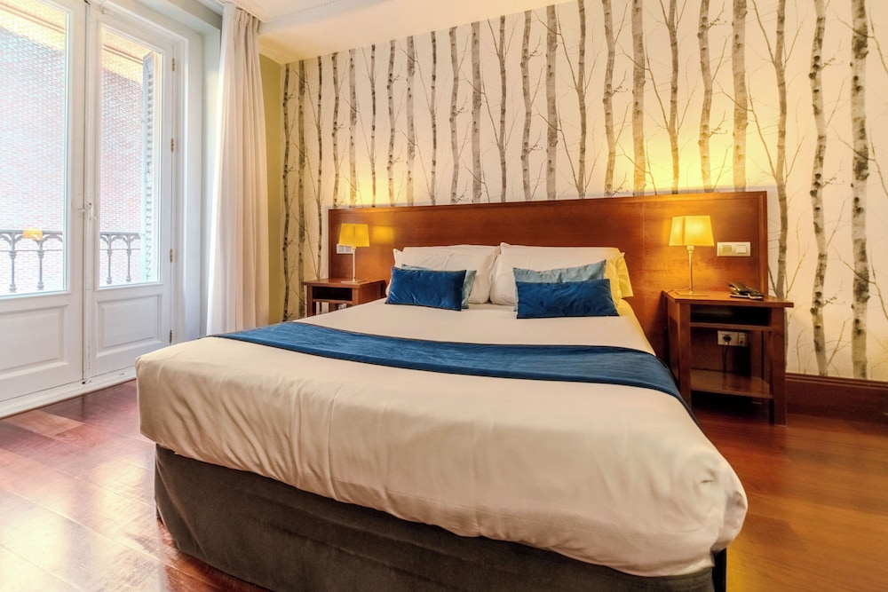 Double or Twin Room - Photo 1