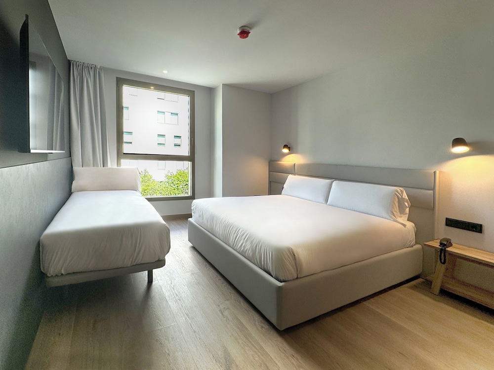 Standard Triple Room - Photo 1