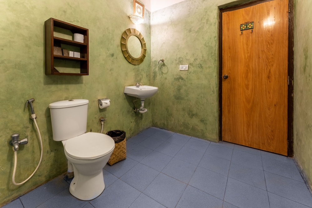 Premium Room with Private Balcony - Photo 5