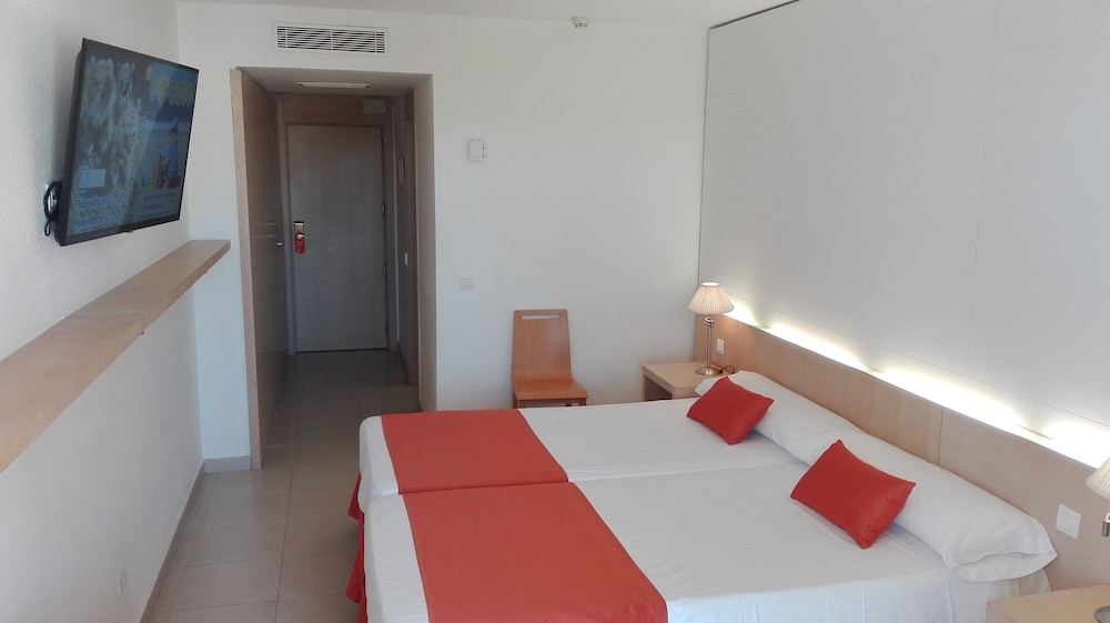 Double Room (Parking view, 3 Adults) photo 3