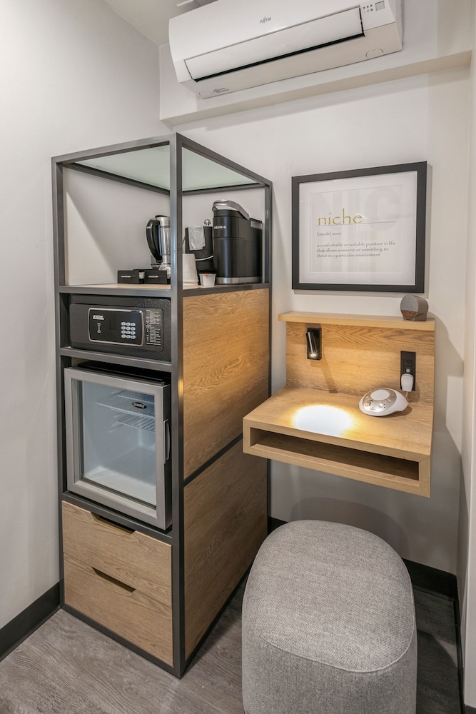 Classic Room, 1 Queen Bed (Self Check-in with Virtual Front Desk) - Photo 1