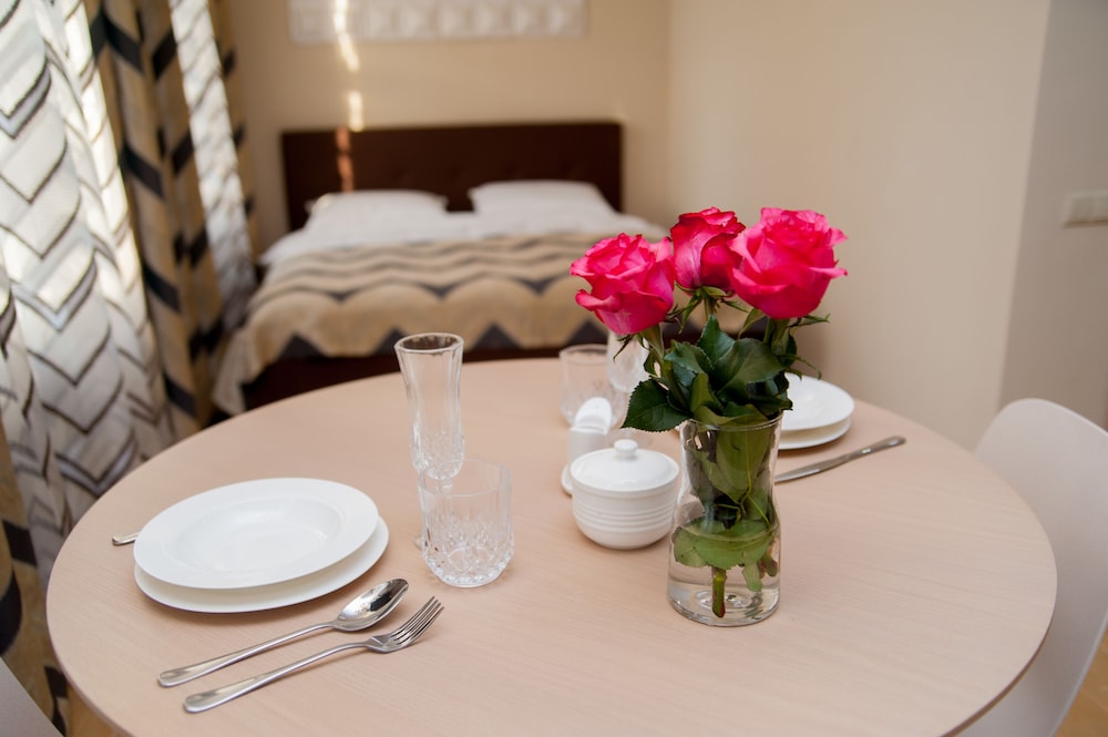 Standard Apartment, 1 King Bed, Non Smoking photo 2
