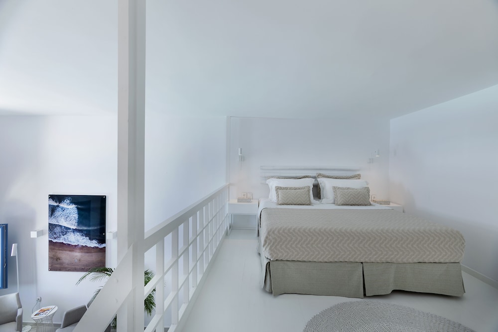 Traditional Studio Suite
