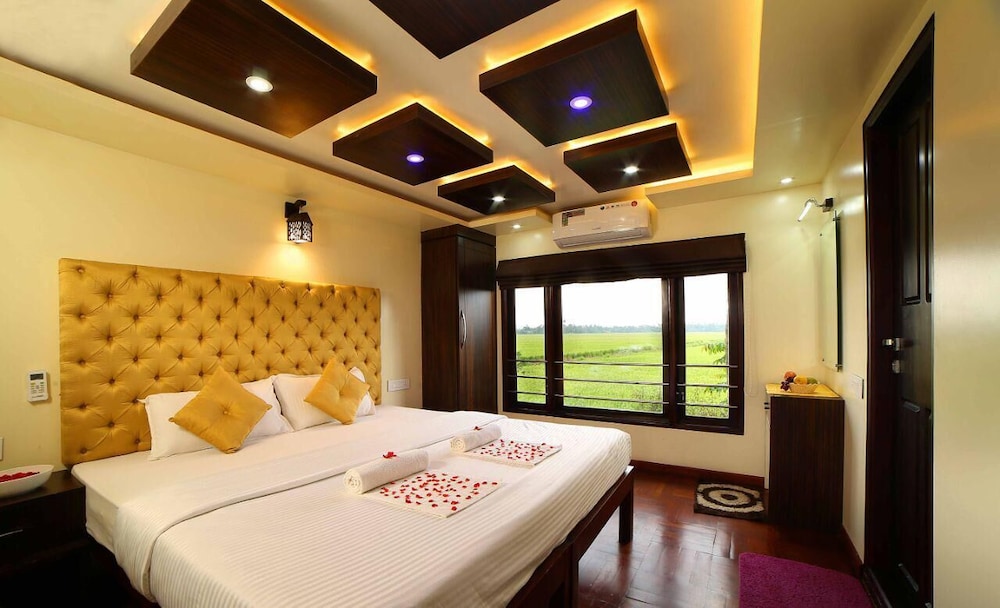 Premium Room In a Houseboat photo 1