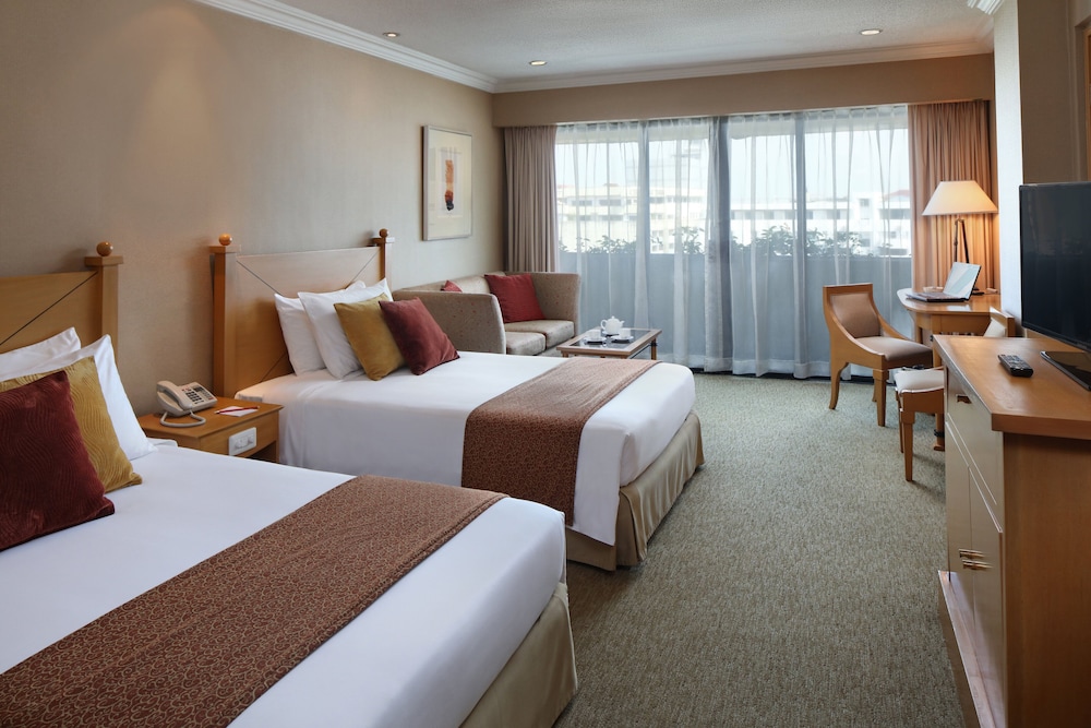 Club Room Twin Beds, Club Access - Photo 1