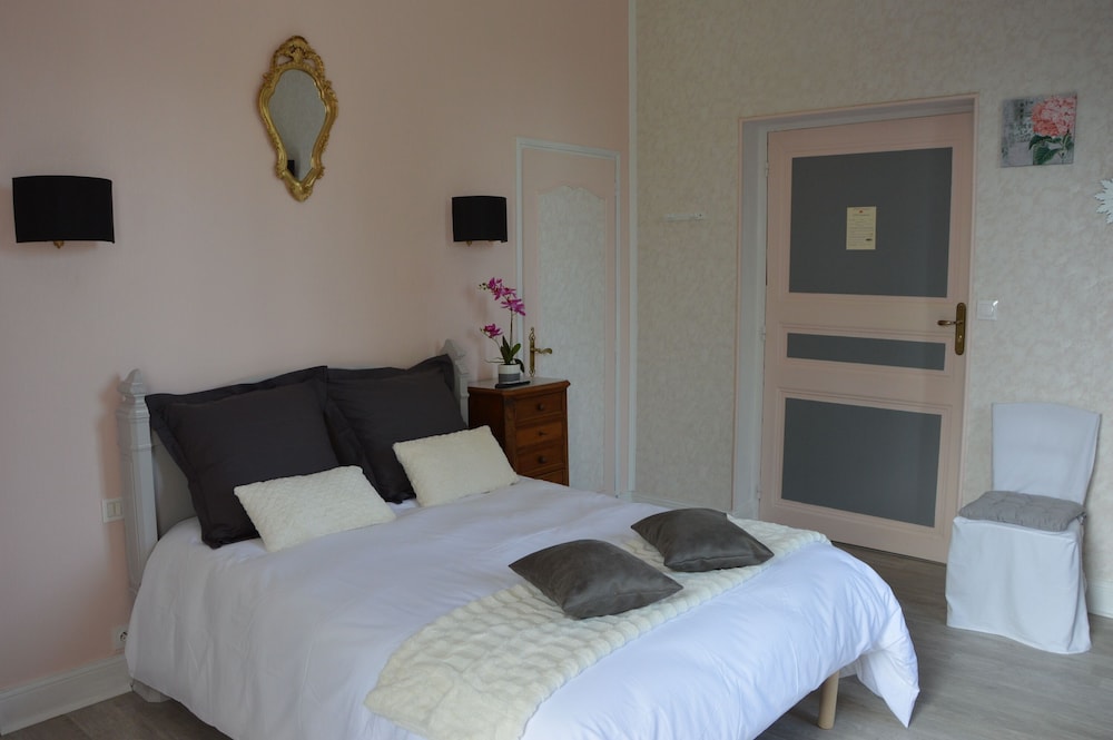Double Room (Petite Champagne) photo 1