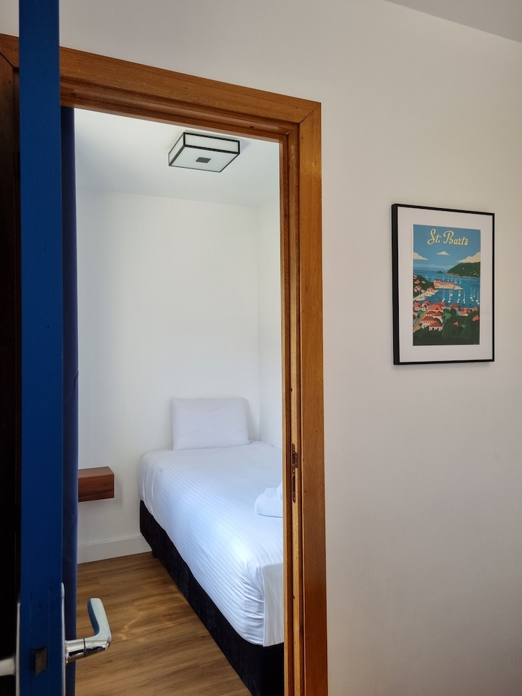 Deluxe Triple Room - Photo 12
