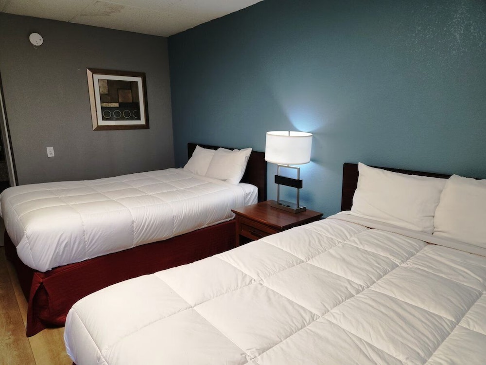 Room, 2 Queen Beds, Non Smoking photo 3