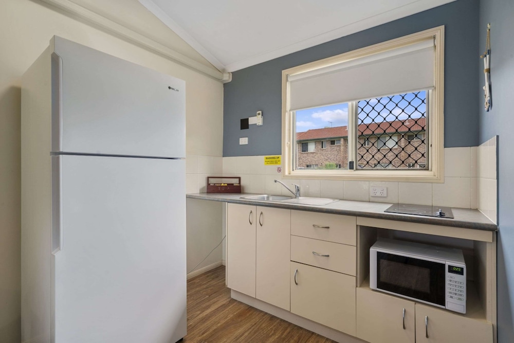 Standard Apartment, Multiple Beds, Non Smoking, Kitchenette (Separate Lounge) photo 3