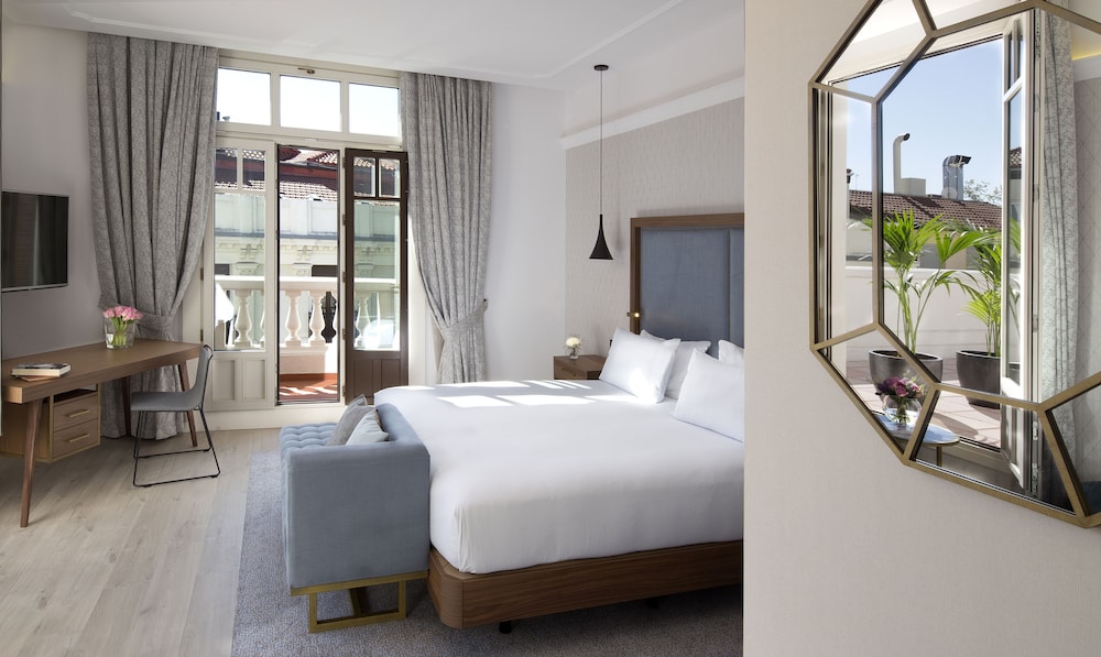 Superior Room, 1 King Bed, Terrace