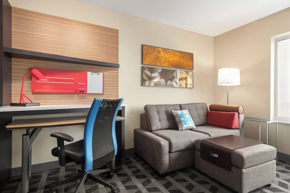 Studio, 1 King Bed with Sofa bed (Hearing Accessible) photo 2