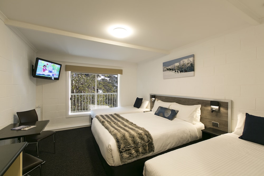 Family Room, Mountain View (Bed & Breakfast) photo 2