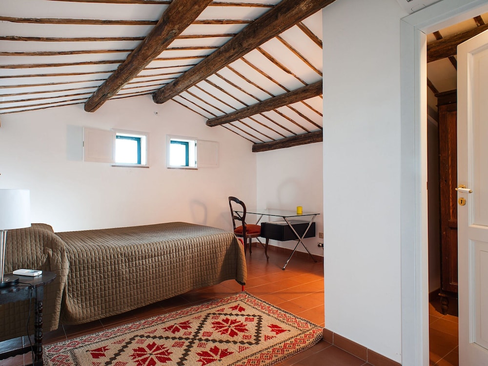 Villa photo 3