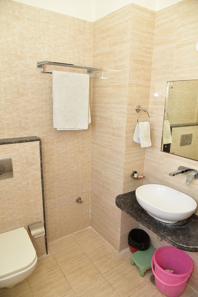Deluxe Room - Photo 2