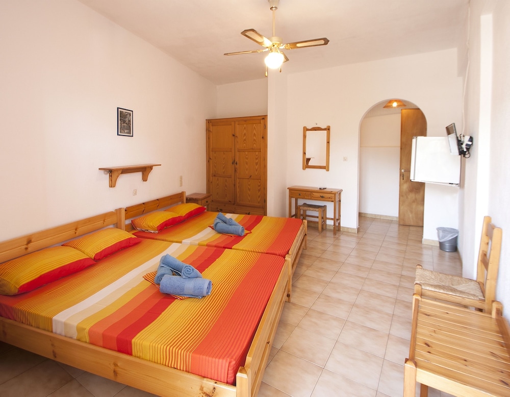 Quadruple Room, City View photo 1