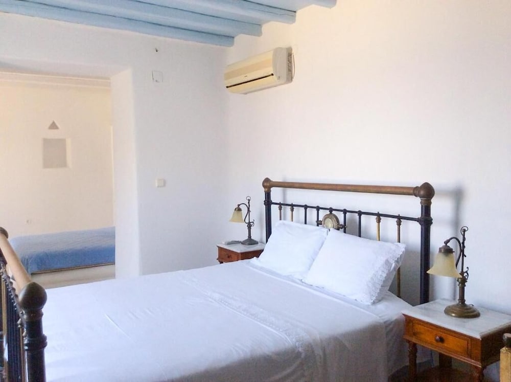 Interconnected Studio, Private Pool, Sea View