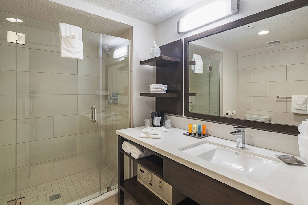 Room, 2 Queen Beds, River View (Partial River View) - Photo 3