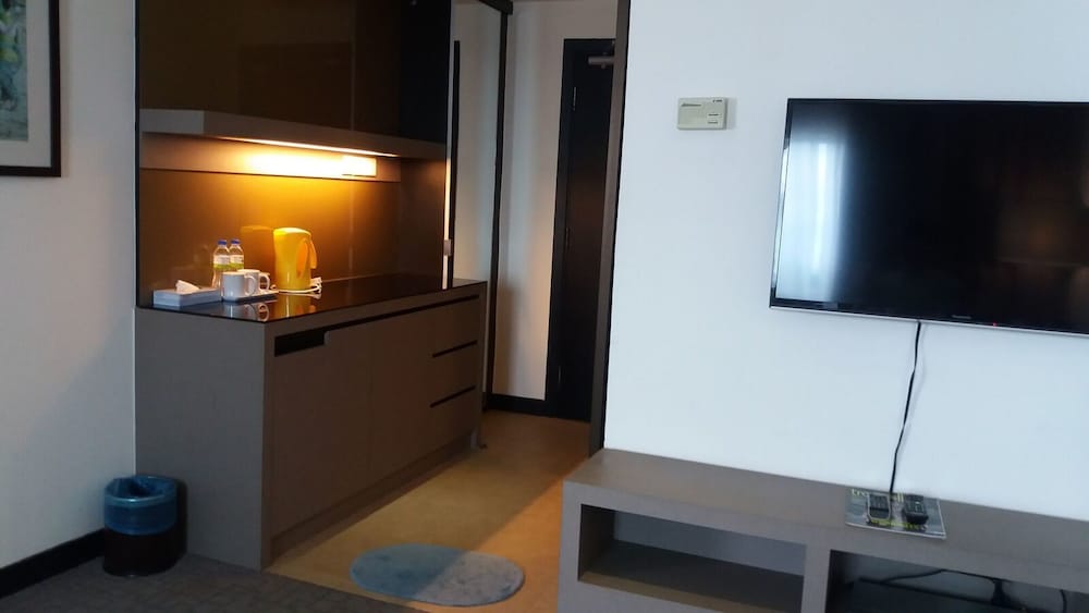 Executive Suite - Photo 4