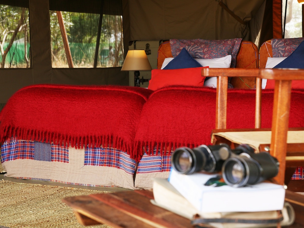 Deluxe Tent photo 2
