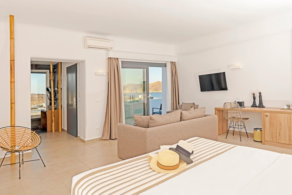 Deluxe Suite Sea View with Private Hot Jacuzzi photo 1