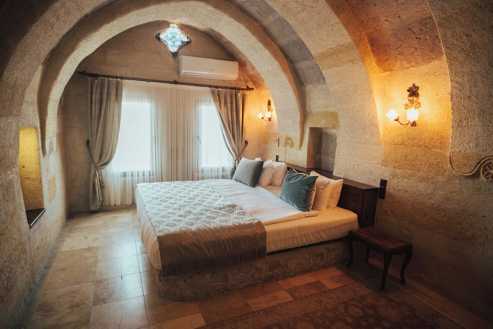 Deluxe Stone Suite with Stone - Photo 46