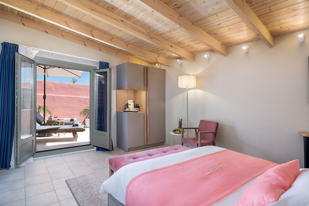 Deluxe Suite, Terrace photo 1