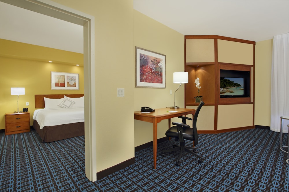 Suite, 1 King Bed with Sofa bed, Jetted Tub (Mobility Accessible, Tub) photo 2