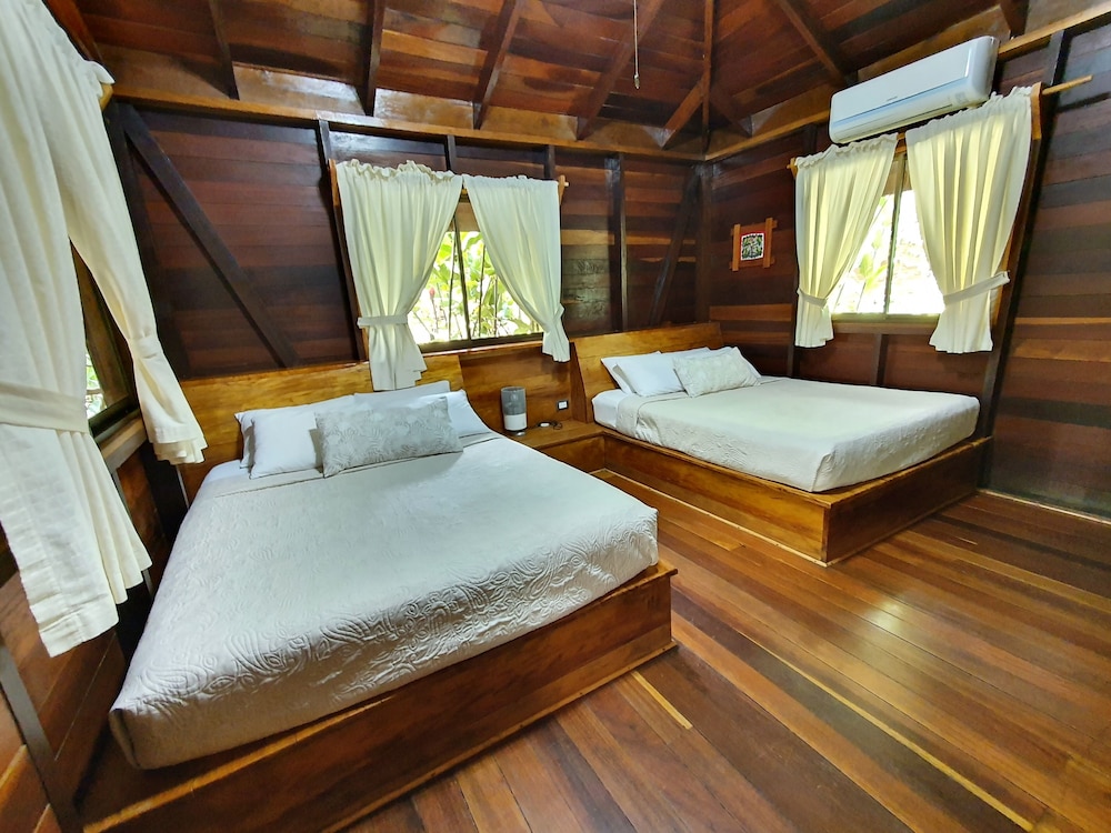 Family Bungalow, 2 Double Beds, Garden View - Photo 7