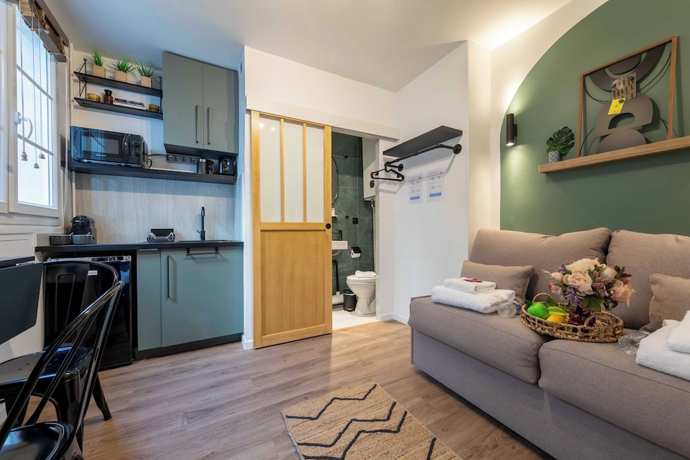 Apartment photo 1