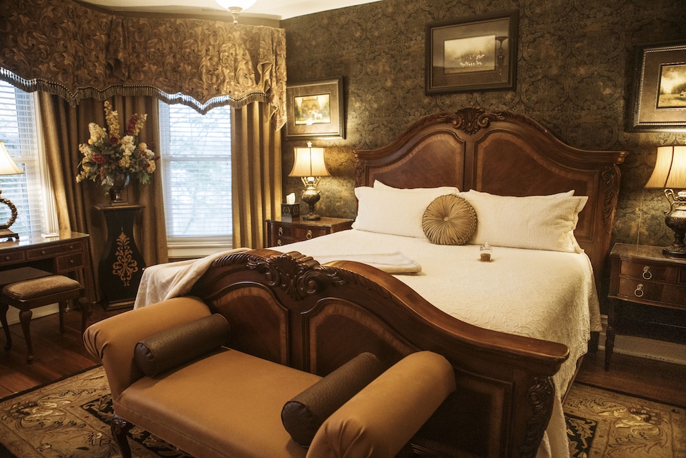Suite, Private Bathroom (Biltmore Suite)