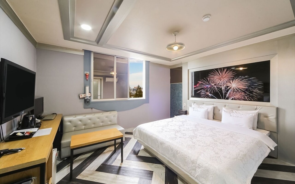 Standard Room - Photo 1