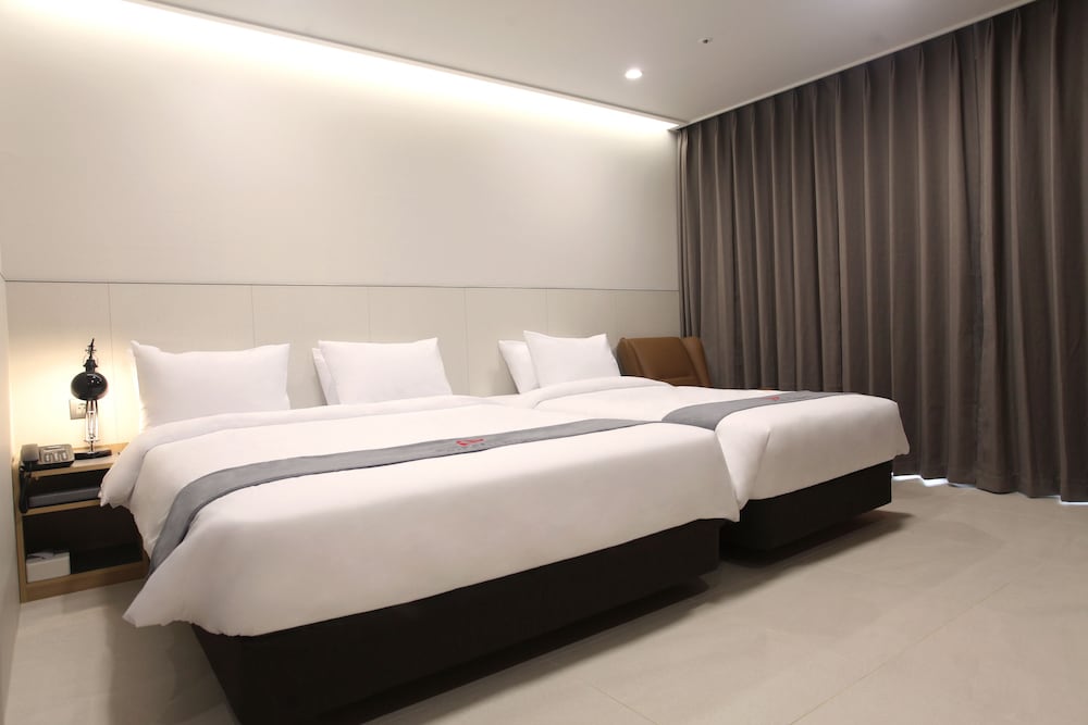 Deluxe Twin Room - Photo 1