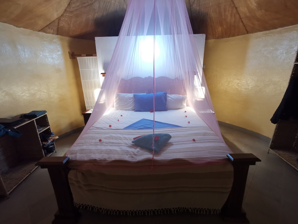 Superior Double Room, 1 King Bed, Pool View photo 1