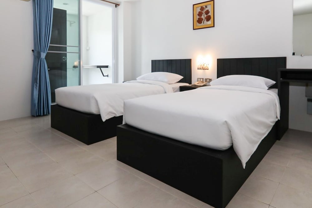 Standard Twin Room - Photo 6