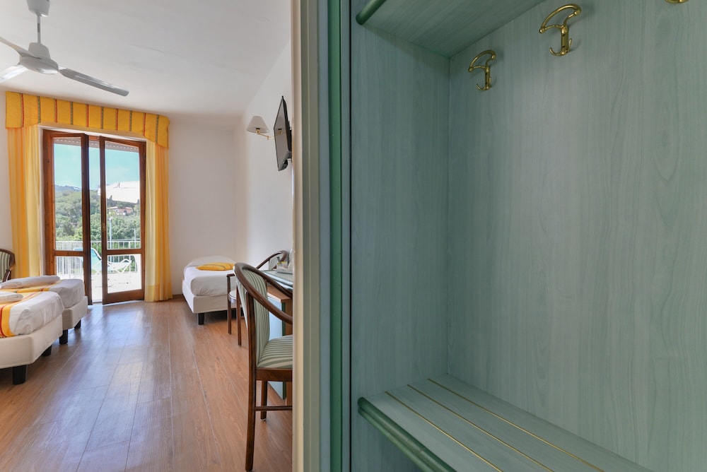 Classic Double Room - Photo 22