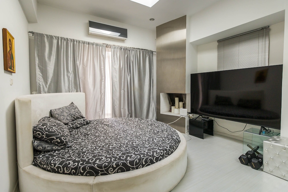 Luxury Villa photo 1