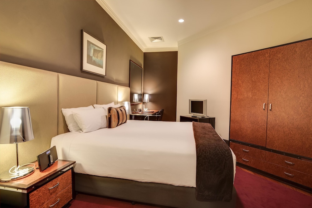 Heritage Executive Suite - Photo 6